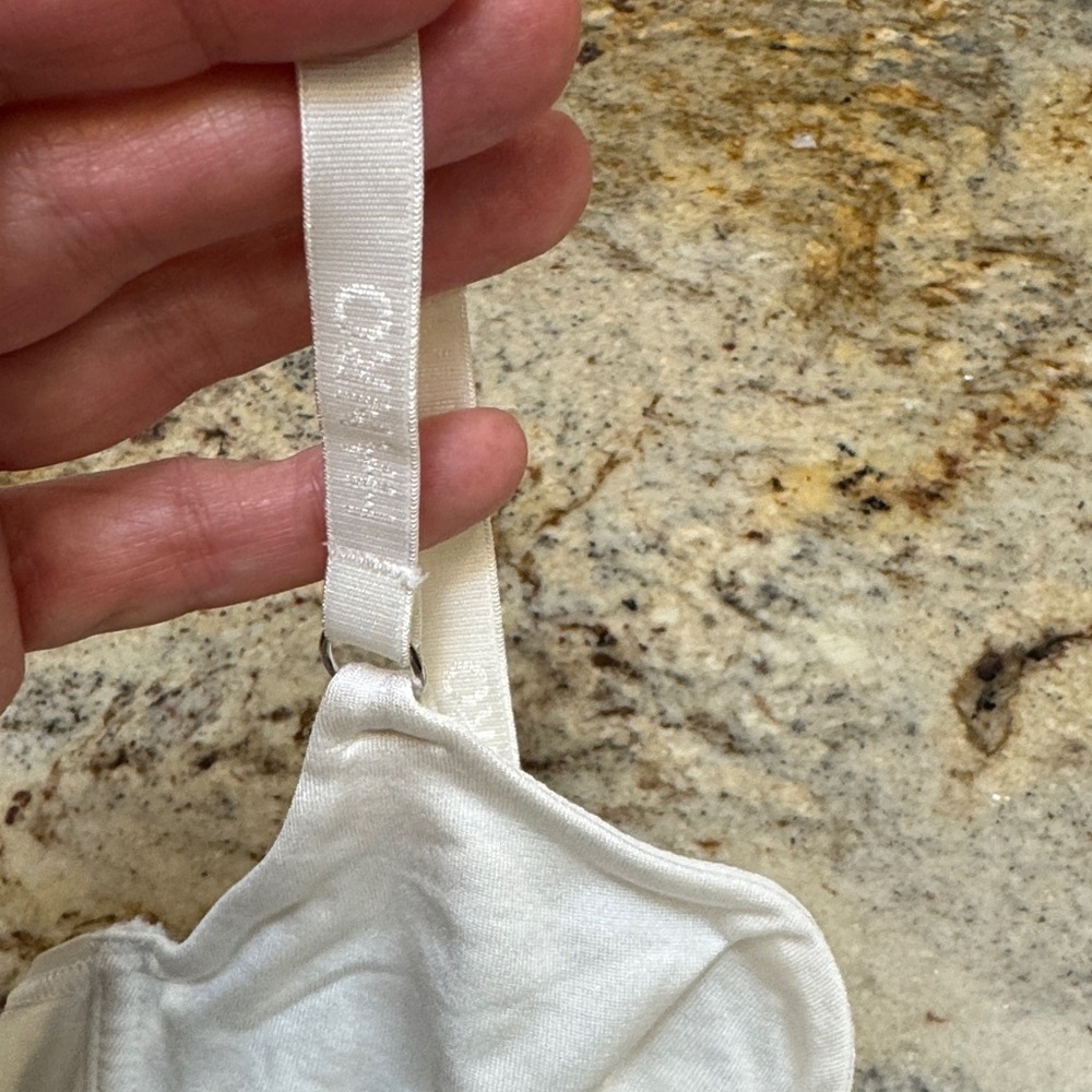 Hanro off white Allure Bra one piece cami with snaps. - Picture 2 of 4